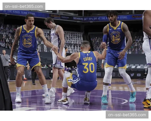 福克斯14分4助攻7中19关键球失准成马刺失利短板